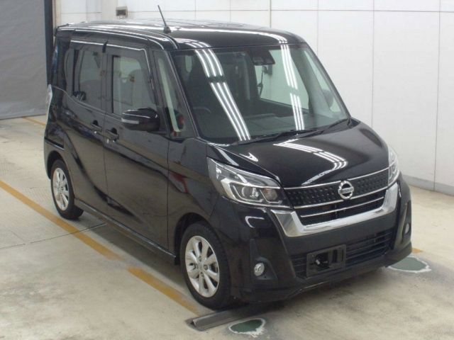 3071 Nissan Dayz roox B21A 2018 г. (NAA Osaka)